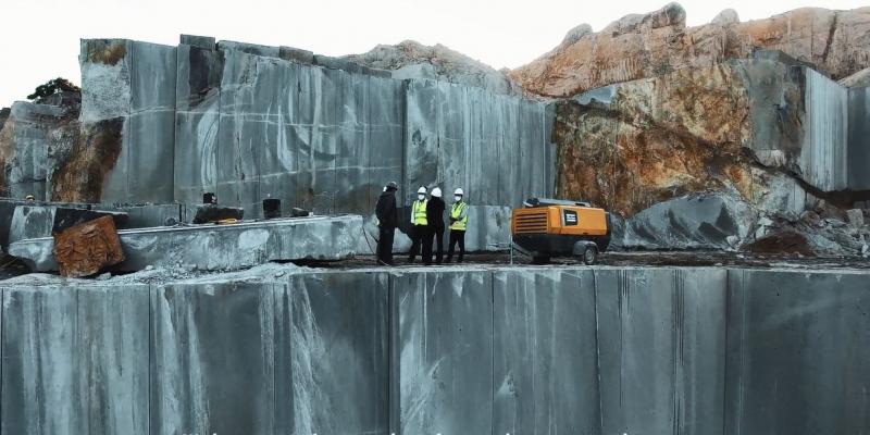 Бразильский гранитный карьер полагается на надежную работу компрессоров «Атлас Копко»